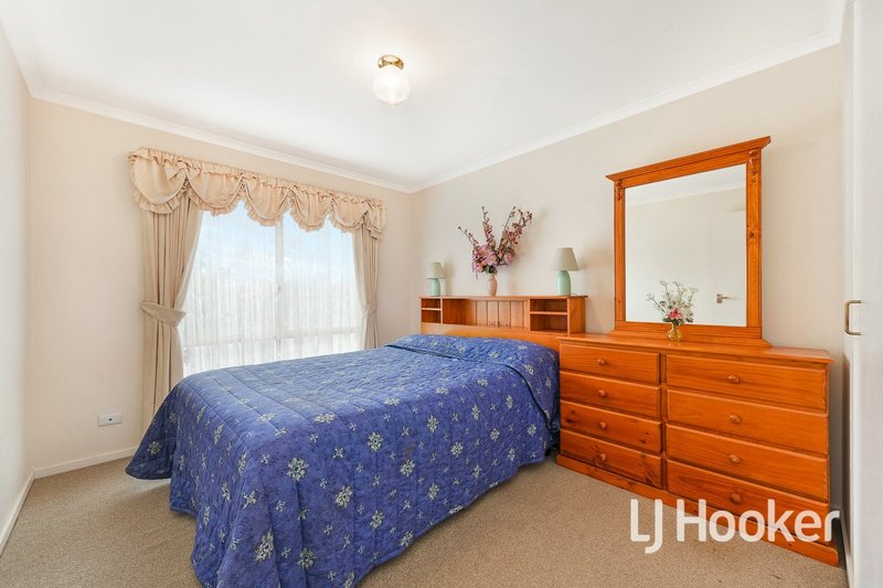 Photo - 14 Cumberland Chase, Hampton Park VIC 3976 - Image 8