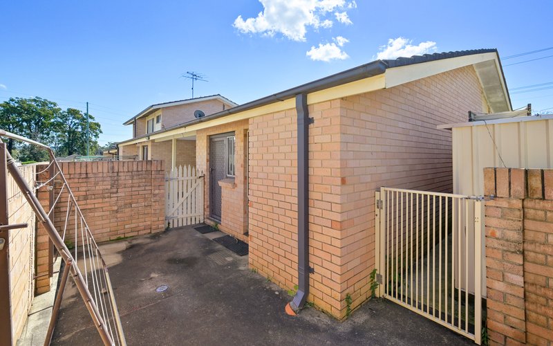 Photo - 1/4 Cumberland Road, Ingleburn NSW 2565 - Image 10