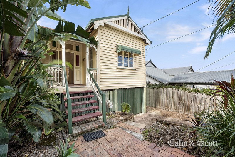 Photo - 14 Curlew St , Sandgate QLD 4017 - Image 2