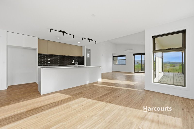 Photo - 14 Curtis Place, Ambleside TAS 7310 - Image 7