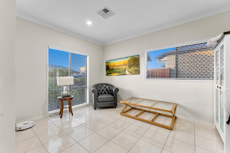 Photo - 14 Cusack Street, Mango Hill QLD 4509 - Image 9