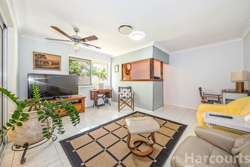 Photo - 14 Cutter Ct , Banksia Beach QLD 4507 - Image 6