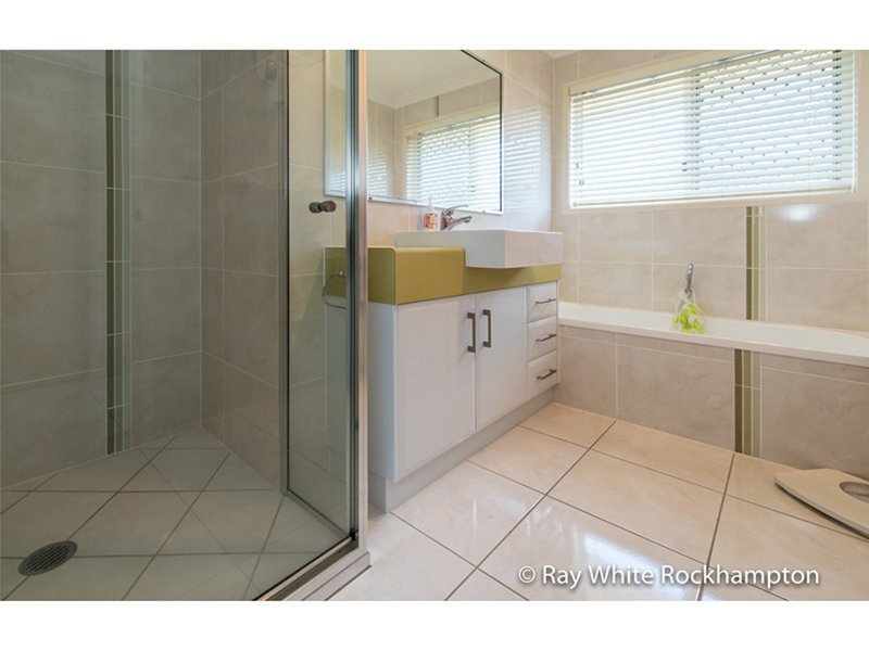 Photo - 14 Cycad Court, Norman Gardens QLD 4701 - Image 4