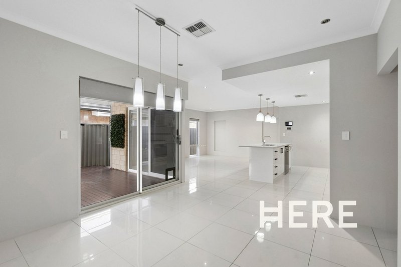 Photo - 14 Daimpre Way, Byford WA 6122 - Image 9