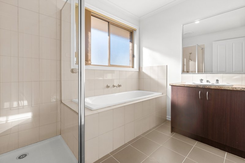 Photo - 14 Danfield Drive, Tarneit VIC 3029 - Image 10