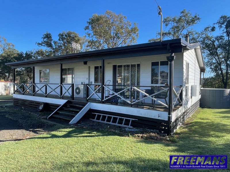 Photo - 14 Deakin Crescent, Nanango QLD 4615 - Image 2