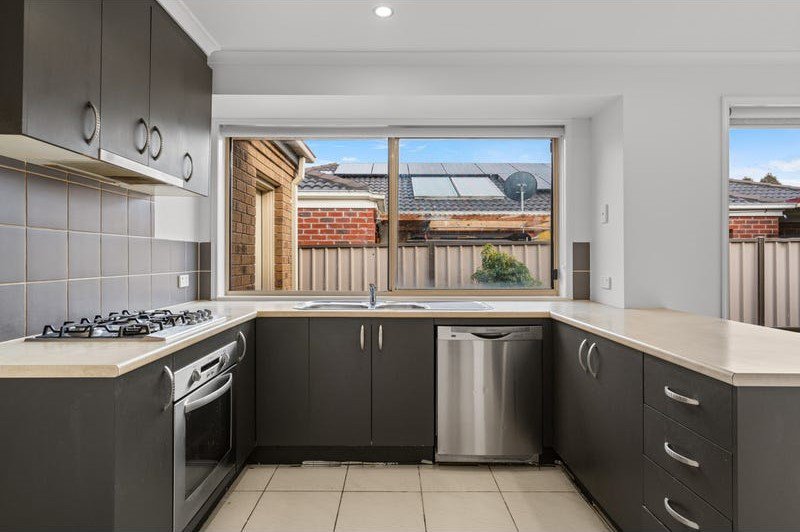 Photo - 14 Deakin Grove, Burnside Heights VIC 3023 - Image 5