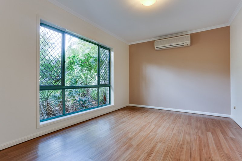 Photo - 14 Deakin Place, Forest Lake QLD 4078 - Image 2