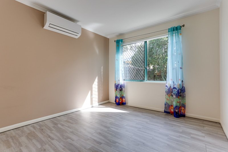 Photo - 14 Deakin Place, Forest Lake QLD 4078 - Image 9