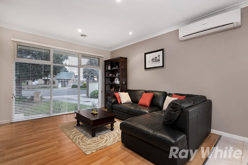 Photo - 1/4 Dendy Court, Mulgrave VIC 3170 - Image 3