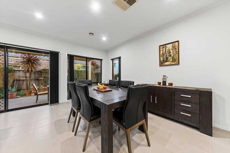 Photo - 14 Dennis Avenue, Pakenham VIC 3810 - Image 5