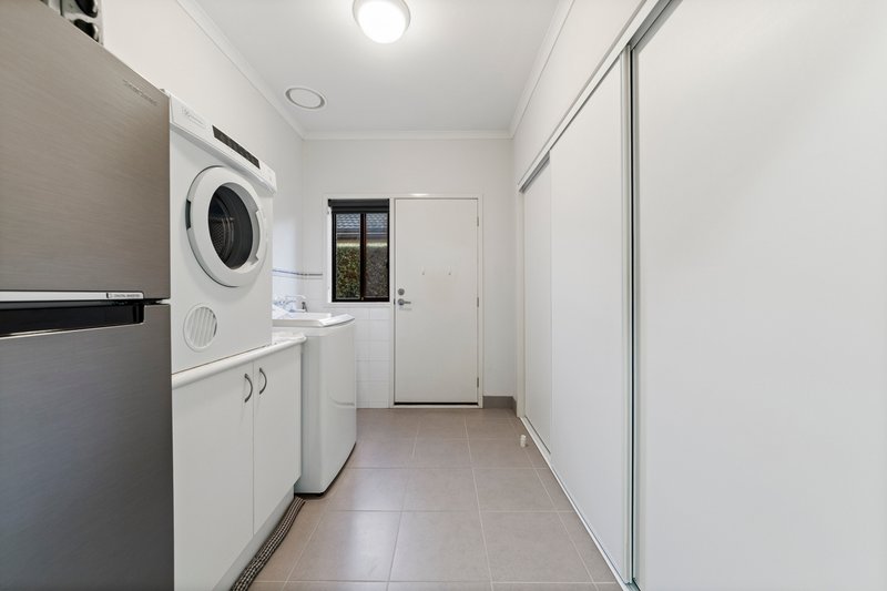 Photo - 14 Dennis Avenue, Pakenham VIC 3810 - Image 27