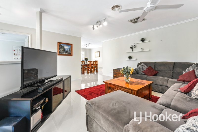 Photo - 14 Dennis Close, Lynbrook VIC 3975 - Image 2