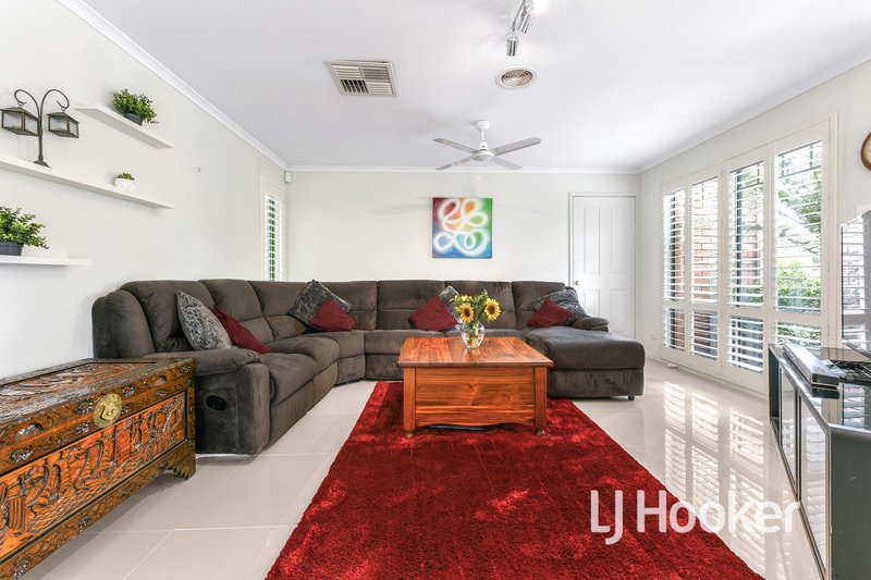 Photo - 14 Dennis Close, Lynbrook VIC 3975 - Image 3