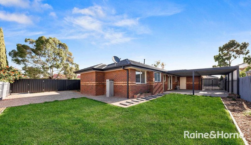 Photo - 14 Derribong Court, Delahey VIC 3037 - Image 9