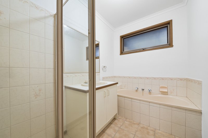 Photo - 14 Dewsbury Court, Narre Warren South VIC 3805 - Image 16