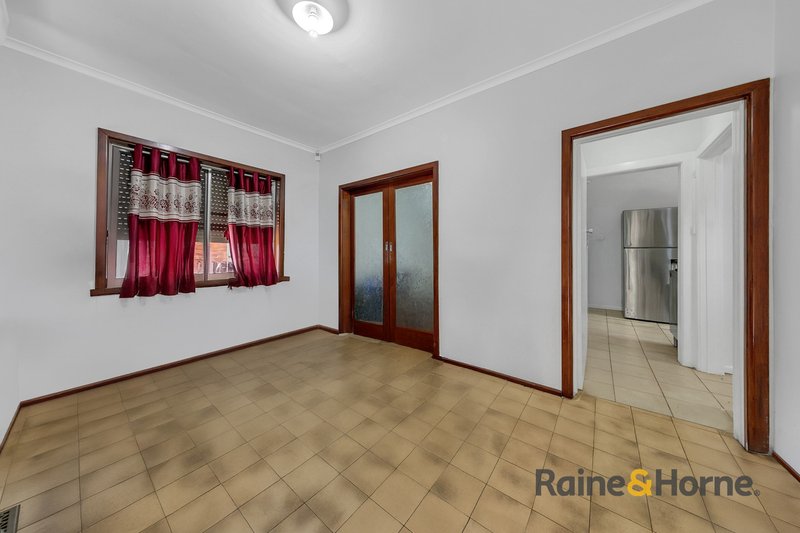 Photo - 1/4 Dickinson Street, Hadfield VIC 3046 - Image 9