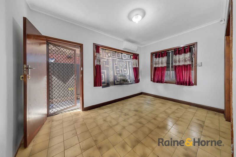 Photo - 1/4 Dickinson Street, Hadfield VIC 3046 - Image 10