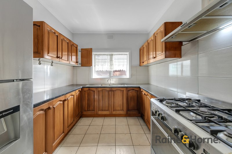 Photo - 1/4 Dickinson Street, Hadfield VIC 3046 - Image 16