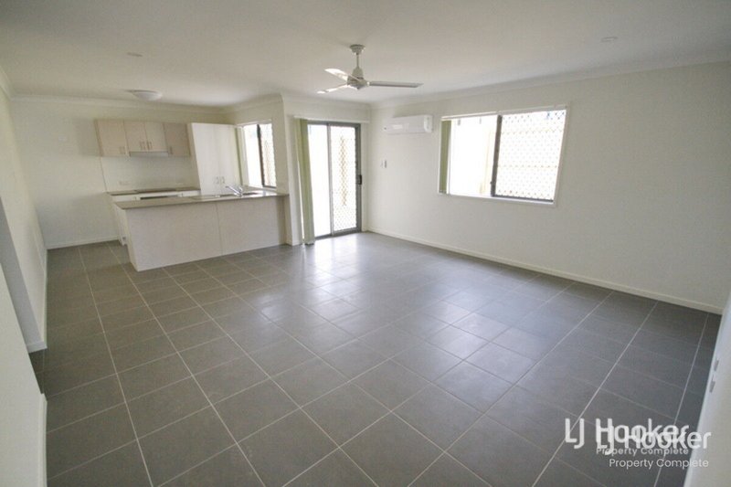 Photo - 1/4 Diltar Street, Loganlea QLD 4131 - Image 2