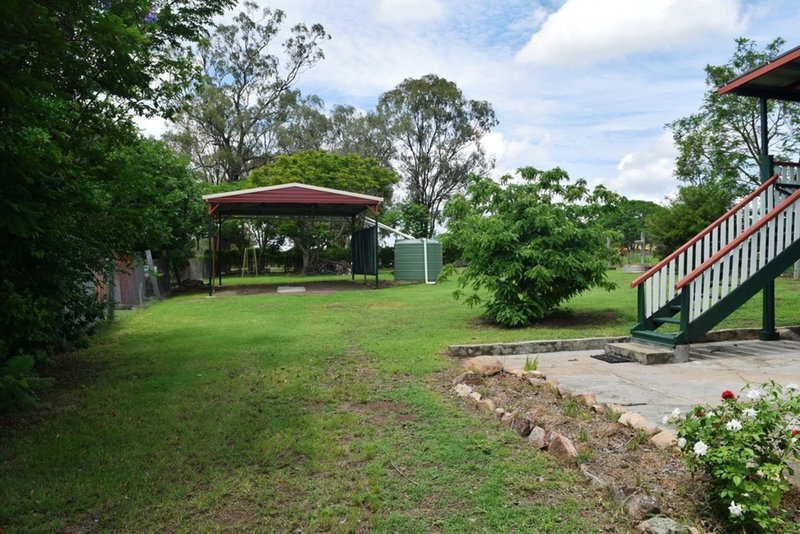 Photo - 14 Dingyarra Street, Toogoolawah QLD 4313 - Image 3