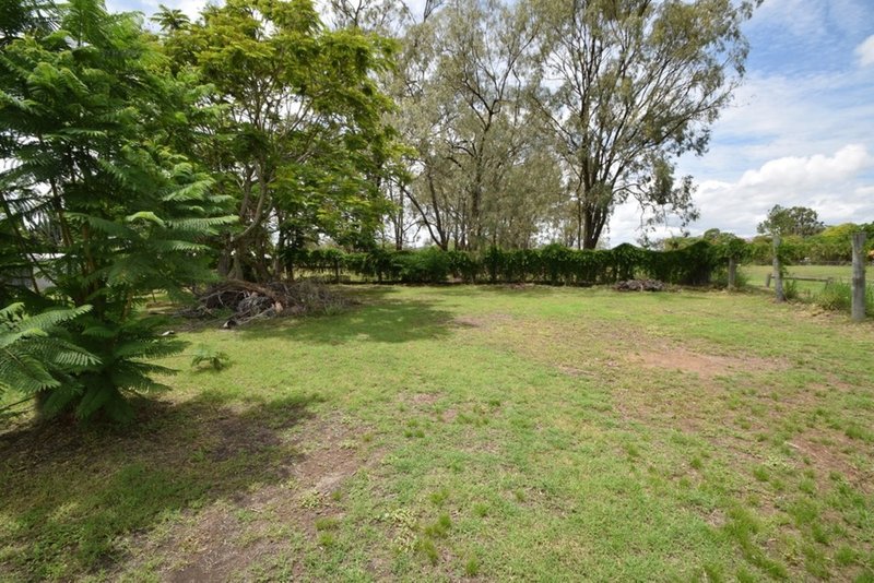 Photo - 14 Dingyarra Street, Toogoolawah QLD 4313 - Image 9