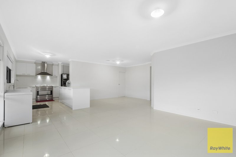 Photo - 14 Donahue Street, Truganina VIC 3029 - Image 10