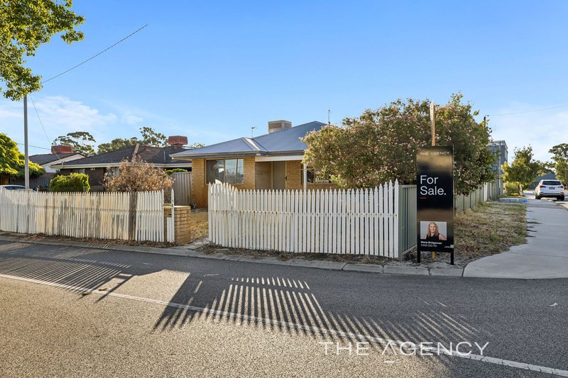 Photo - 14 Dora Street, Queens Park WA 6107 - Image 1