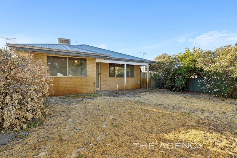 Photo - 14 Dora Street, Queens Park WA 6107 - Image 2