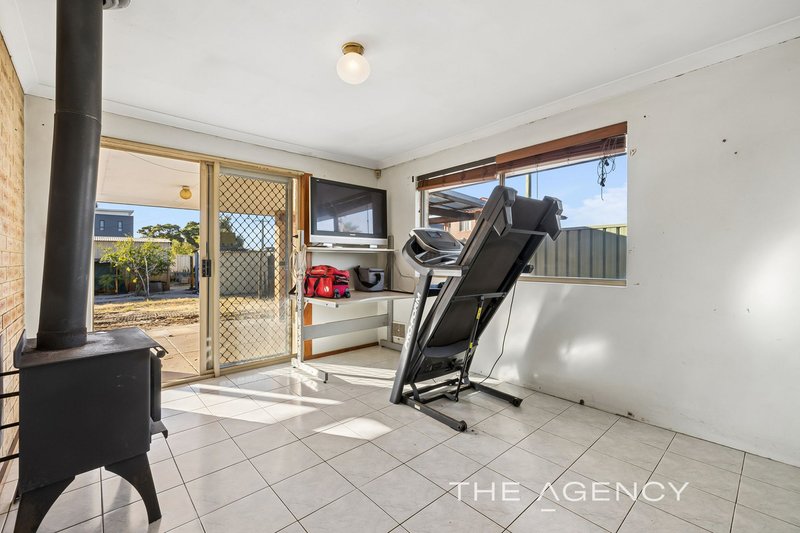 Photo - 14 Dora Street, Queens Park WA 6107 - Image 10