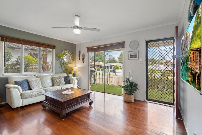 Photo - 14 Dorinda Crescent, Underwood QLD 4119 - Image 7