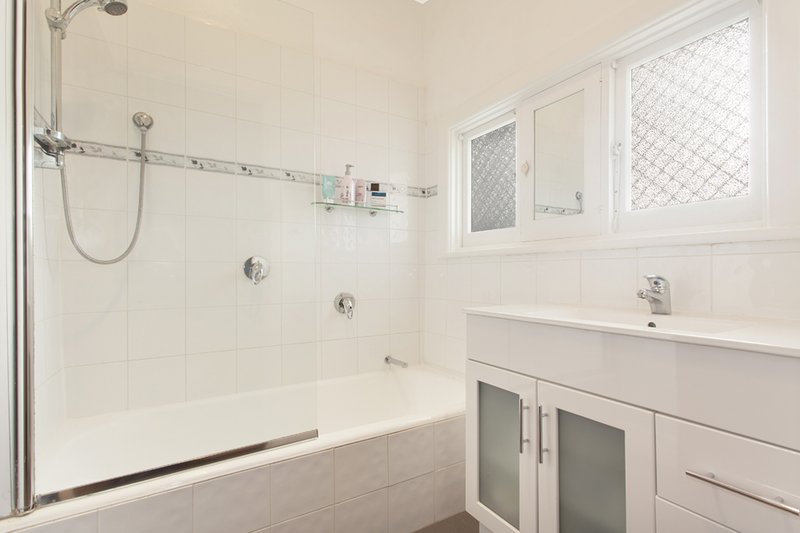 Photo - 14 Doris Street, Murrumbeena VIC 3163 - Image 6