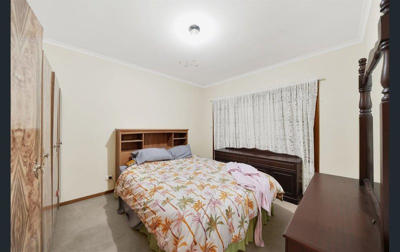 Photo - 14 Douglas Avenue, St Albans VIC 3021 - Image 9