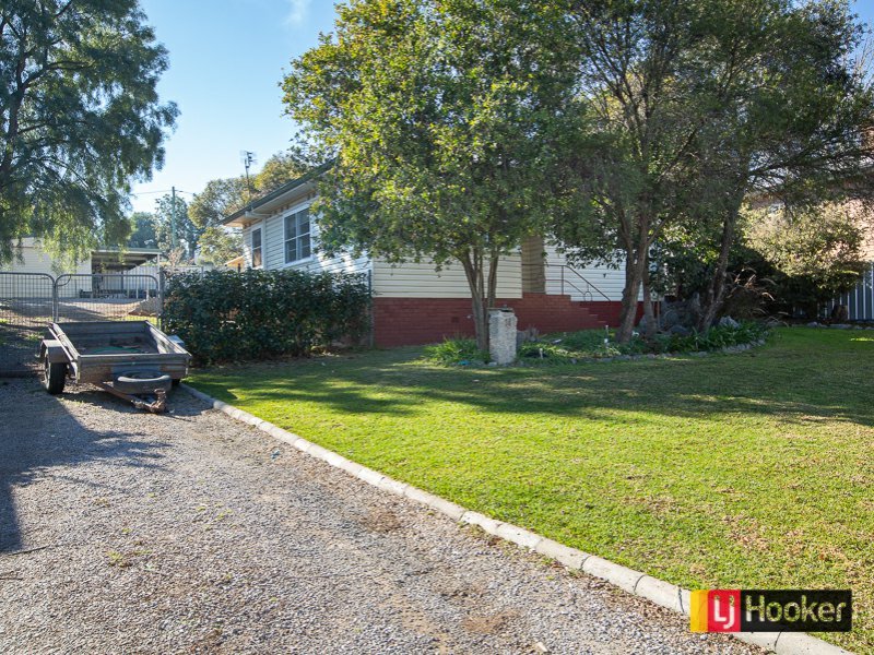 14 Dowell Avenue, North Tamworth NSW 2340