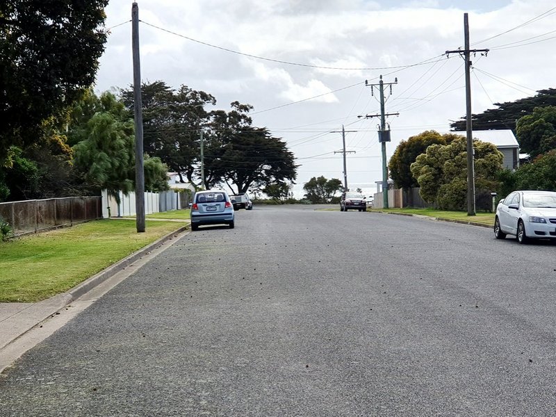 Photo - 14 Dudley Parade, St Leonards VIC 3223 - Image 8