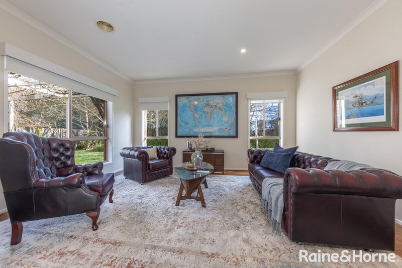 Photo - 14 Dumbarton Way, Gisborne VIC 3437 - Image 5