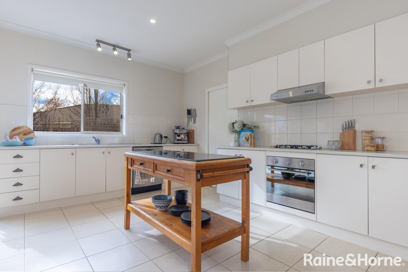 Photo - 14 Dumbarton Way, Gisborne VIC 3437 - Image 8