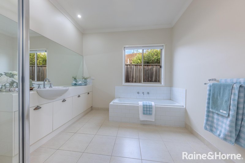 Photo - 14 Dumbarton Way, Gisborne VIC 3437 - Image 16