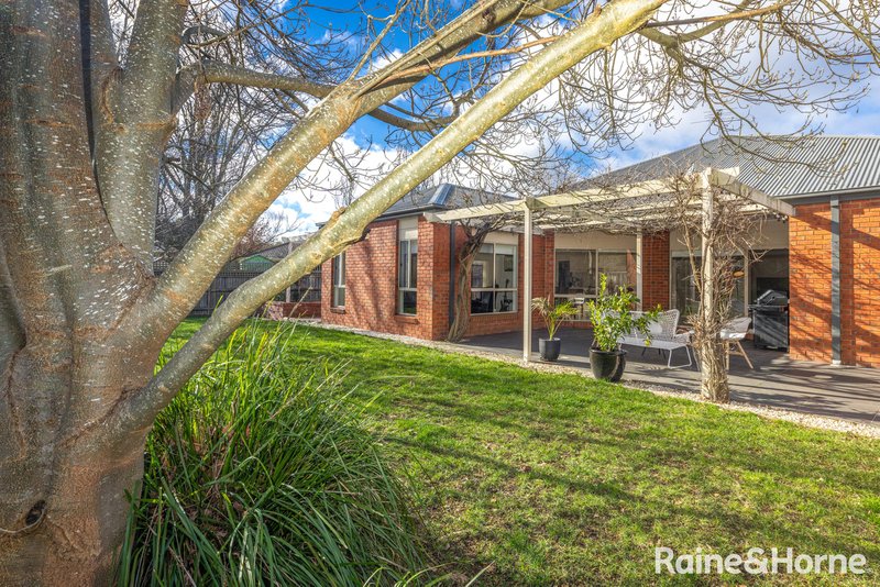 Photo - 14 Dumbarton Way, Gisborne VIC 3437 - Image 25