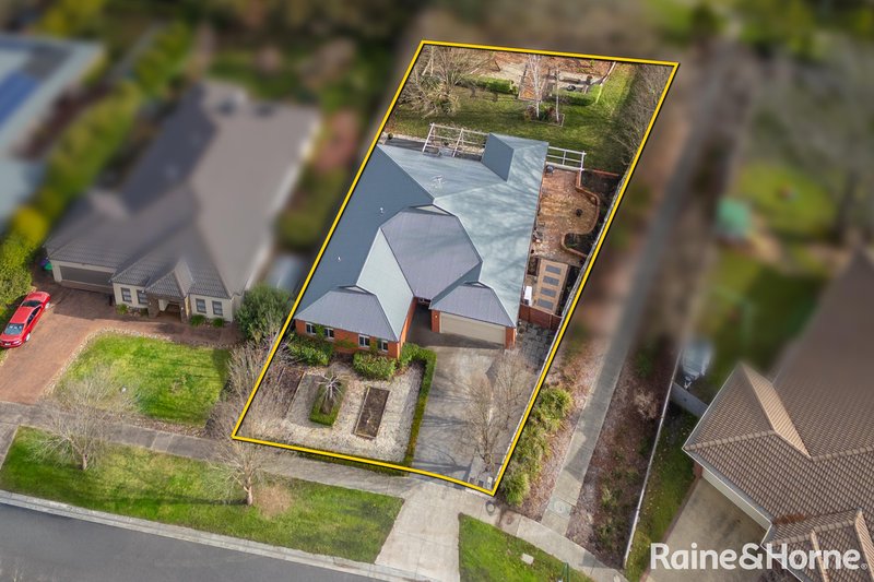 Photo - 14 Dumbarton Way, Gisborne VIC 3437 - Image 27