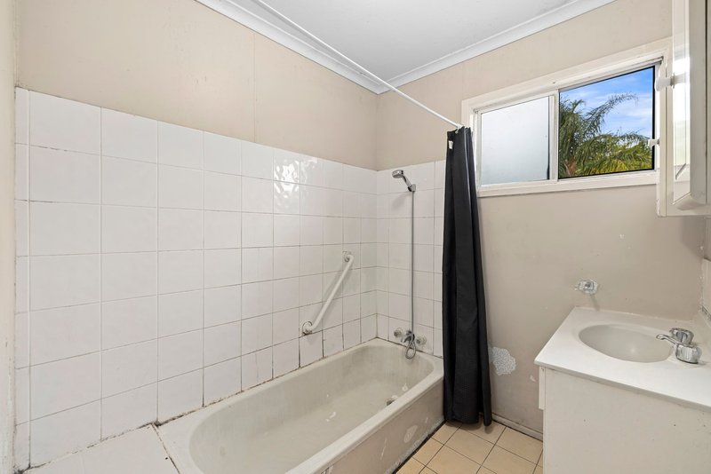 Photo - 14 Duncan Street, Redbank Plains QLD 4301 - Image 6