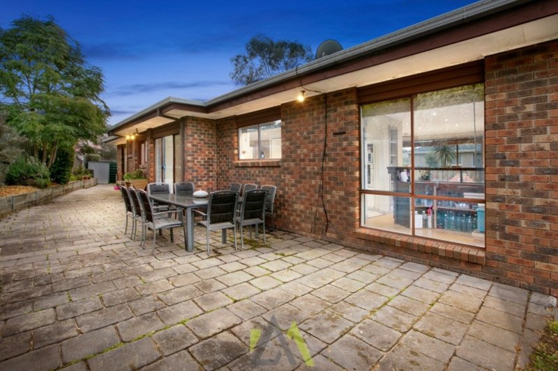 Photo - 14 Dunsterville Crescent, Frankston VIC 3199 - Image 16