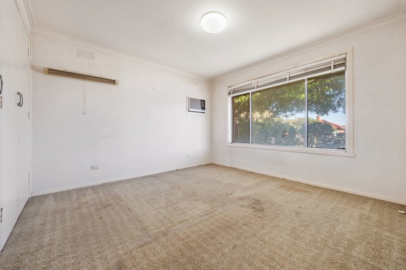 Photo - 14 Eagle Avenue, Kingsbury VIC 3083 - Image 6