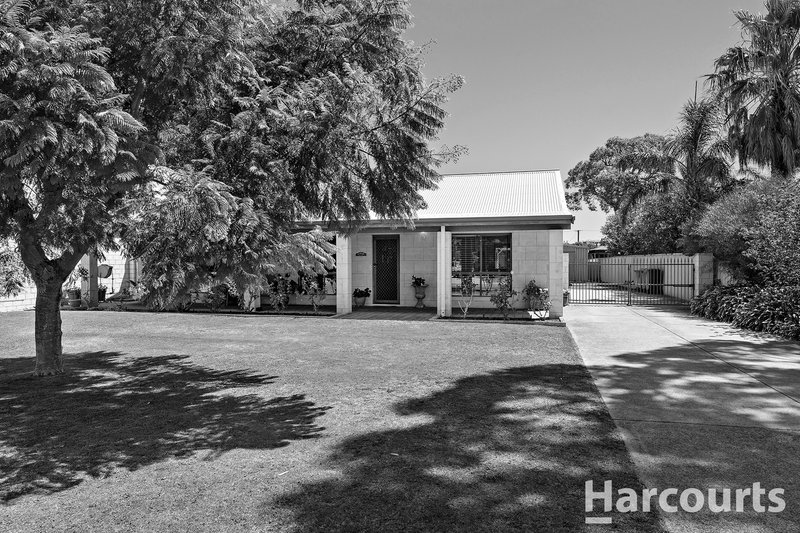 14 Earl Street, Wannanup WA 6210