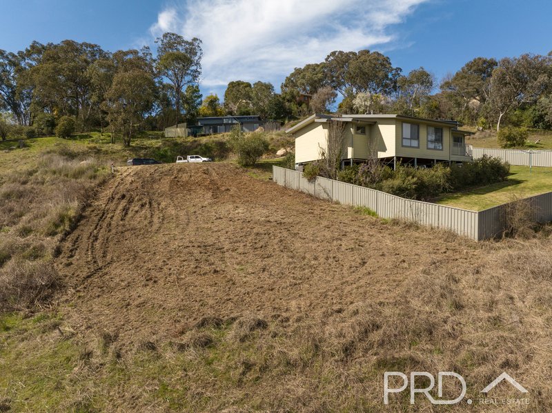 Photo - 14 Eberlin Place, Tumut NSW 2720 - Image 4