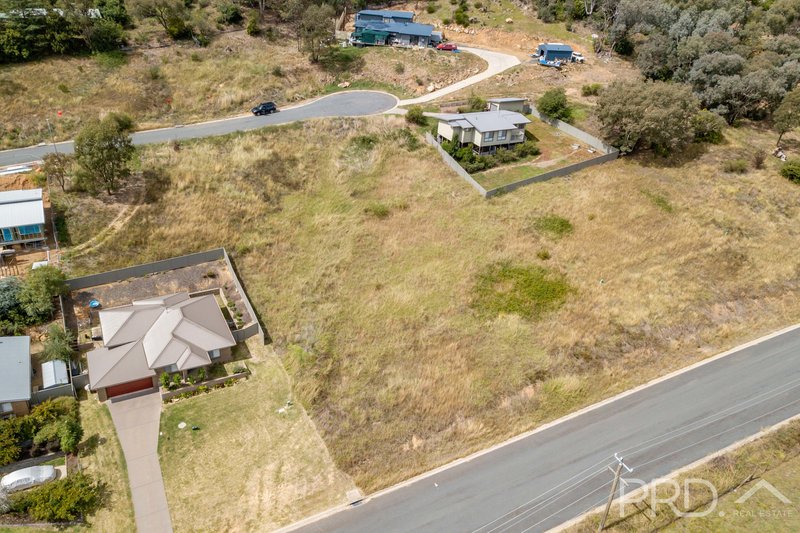 Photo - 14 Eberlin Place, Tumut NSW 2720 - Image 7