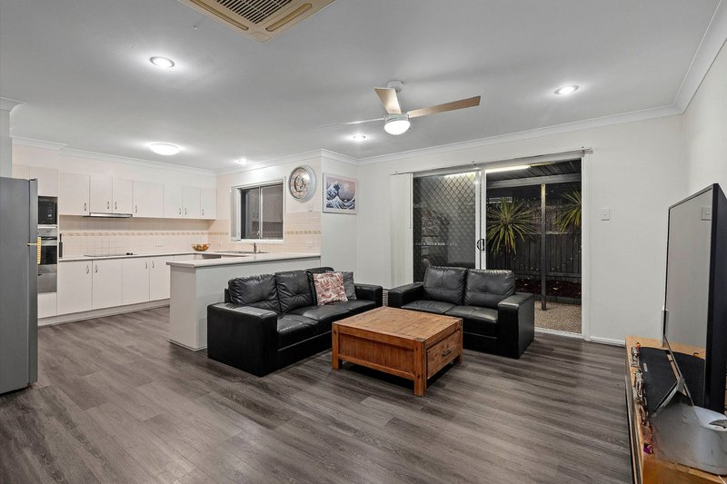 Photo - 14 Eden Crescent, Springfield Lakes QLD 4300 - Image 4