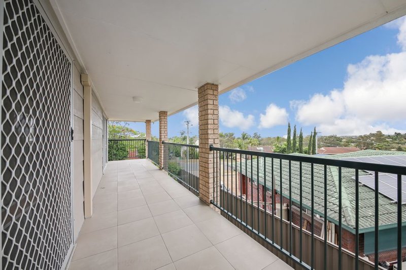 Photo - 14 Edgelhill Cresent , Springwood QLD 4127 - Image 13