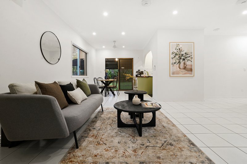 Photo - 14 Edgeview Court, Leanyer NT 0812 - Image 3