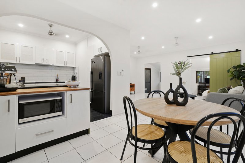 Photo - 14 Edgeview Court, Leanyer NT 0812 - Image 6